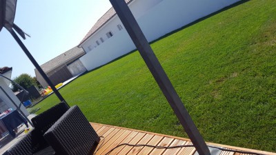 beaucoup mieuxderriere la maison  !