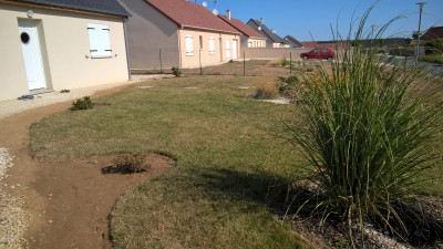 gazon installé côté rue aout 2016.jpg